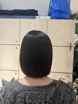 アドラーブル 万代店 (adorable) 20代暗髪切りっぱなしボブ