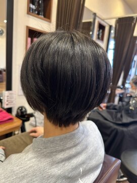 美容室ヒラトヤ 仙北店 ダークグレージュ大人可愛いひし形前下がりショートボブカット