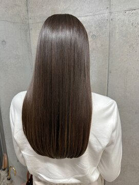 エウペ 渋谷(WEUPE) 斜めバング/グレージュカラー/デザインカラー/シルキーベージュ