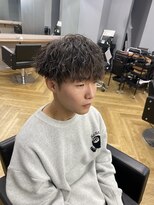 アレス バイ シカ 神戸三宮元町店(ALLES by Cica)&nbsp;波巻きツイストスパイラルパーマツーブロック刈り上げ