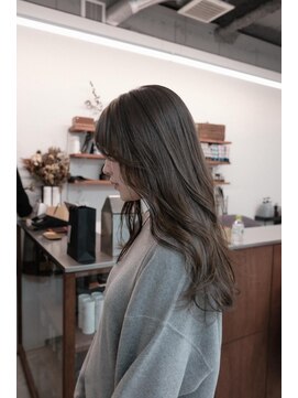 エヴリィ(every) 透明感シアグレージュ/髪質改善/ニュアンス/20代30代