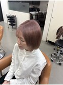ピンクベージュ