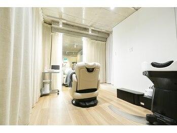 アリエス(Aries)の写真/≪本物志向の大人女性へ≫女性Stylistのみ在籍♪完全個室のプライベート空間と開放的な雰囲気で居心地◎