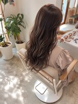 カウチ ヘアー ドレッシング(COUCH Hair Dressing) 女性らしいロングウェーブスタイル