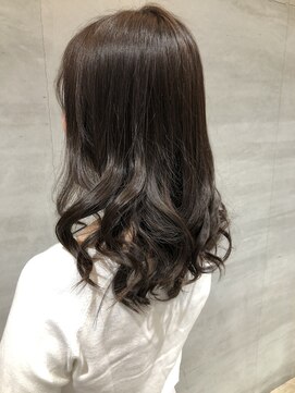 グラム バイ レイエレガンス(glam by REIELEGANCE) 華やかふんわりウェーブ