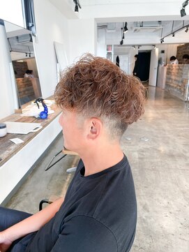 ニュート(Neut ) ゆるめツイストスパイラル/フェード刈り上げ/ツーブロック/