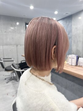 シャワー(SHOWER) ミルクティーグレージュケアブリーチショートボブ