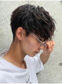 ソフトツイスト前下がりマッシュショートツーブロック刈り上げ