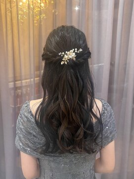 カラークチュール(Color Couture) ハーフアップ/お呼ばれヘア