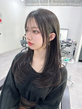 キティー(kiti) グレージュ×レイヤーカット