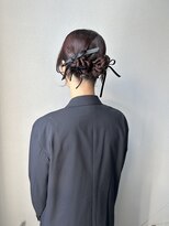 プタリ(putari)&nbsp;ネジネジ×リボンのタイトスタイル