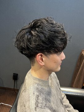 ビーダンディー(Bee dandy) ビジネスツーブロック マッシュショート デザインカールパーマ