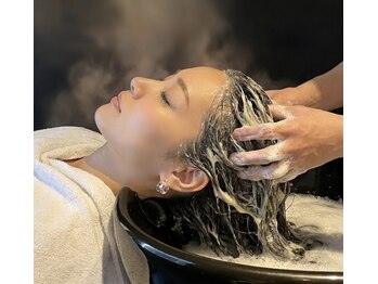 セルカ 高田馬場(CERCA)の写真/【髪質改善】ヘッドスパ&ヘアエステで極上気分が味わえる♪ご褒美に是非癒しのリラクゼーションでRelaxを!