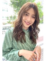 ジーナ 梅田(Zina)&nbsp;小顔セミウェットウェーブピンクベージュハイライトカラー