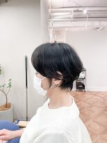 モルニ(MORNI)&nbsp;ショートヘア_マロンベージュ Aラインボブ かきあげ