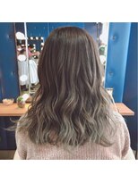 プレゼンス ブレインズ 下北沢(PRESENCE BRAINS)&nbsp;『BRAINS』透明感＆浮遊感！柔らかカーキーグレージュミディ