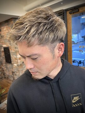 ザナンバースリー 八王子(THE NUMBER THREE) フェード/スキンフェード/メンズカット/メンズパーマ【八王子】