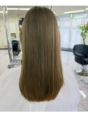 初全頭ブリーチでオリーブベージュ、ダメージレスでサラサラに！