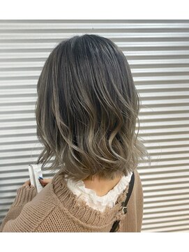コヨーテ(coyote) ヘイリーボブ ボブ バレイヤージュ グラデーションカラー
