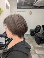 カリス(Charis) ショートボブ