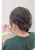 ミディアムヘアの方のアップスタイル