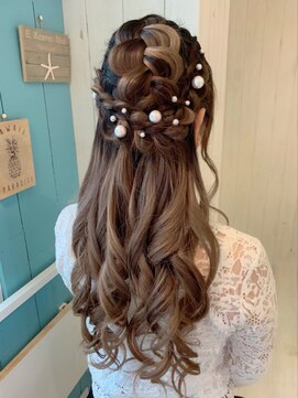 ルナクレセント (Luna crescent) 個性派編み込みハーフアップ