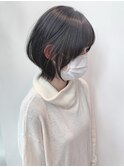 黒髪外ハネショートウルフ耳掛けショートボブ外ハネ