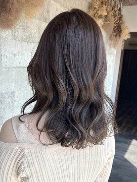 ミルヘアデザイン(mil hair design) レイヤーカットアッシュカラーグレージュ透明感カラー前髪