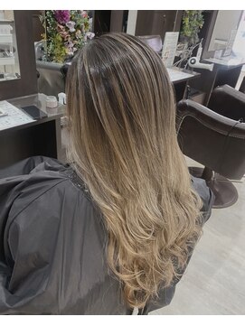 アンビ(ambi) バレイヤージュ