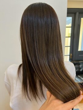 穀雨(Kokuu) 大人シアーベージュミニウルフボブミディアムレイヤー