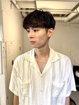 ファルベ(Farbe) スパイキーショートブルーブラックフェザーパーマサーフカール