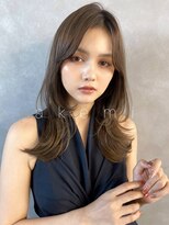 アケミ(akemi) 外はねレイヤーが可愛い軽やかヘア