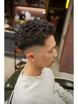 フォーコーナーズカットショップスリーセント 栄(FourCornersCutShop 3/cent) スパイラルパーマ