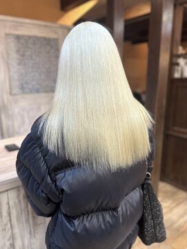 モアムー(Moremuu) 【Maho】ホワイトブロンド