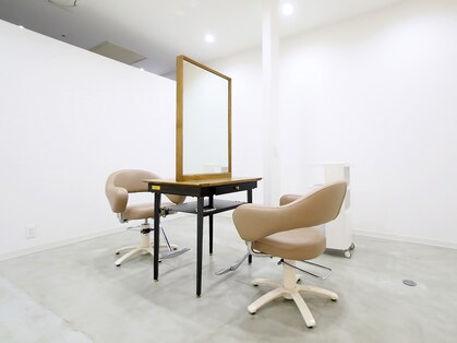 AND THE BEAUTY イオンタウン防府の写真