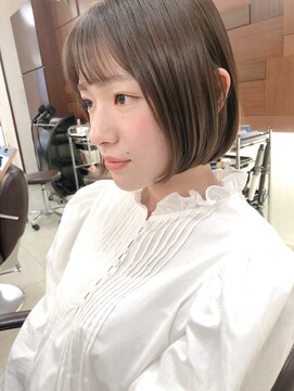 キアラ(Kchiara) 切りっぱなしコンパクト水平ボブkchiara福岡天神川野直人