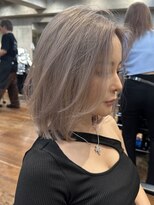 ヨロ 小岩(YOLO) ハイライトショートヘアダブルカラーイルミナカラーオージュア