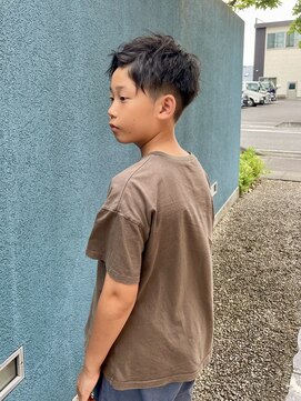 アルファサリダ(ALPHA SALIDA) キッズカット。ツーブロック。スパイキーショート