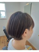 丸みのあるツーブロックショート