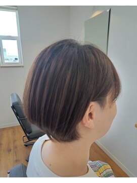 クッカ(kukka) 丸みのあるツーブロックショート