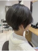 深めグレージュカラーショート