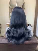 ガルボ ヘアー(garbo hair) オトナ女子 10代 20代 ブルーブラック ブリーチ 艶カラー