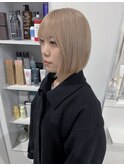 white ベージュ