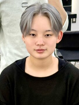 カンゴール サロン トウキョウ セントラル 原宿(KANGOL SALON TOKYO CENTRAL) センターパート/シルバー/ボーイッシュ