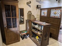 フジヘアワークス(FUJI HAIR WORKS)の雰囲気（古き良きバーバーカルチャーにインスパイアされたこだわりの空間）