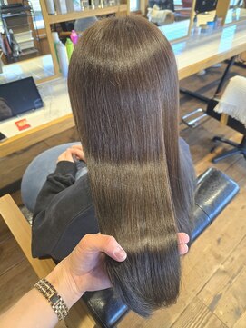 オードット ヘアデザイナーズ(O.hair designers) オリーブベージュ