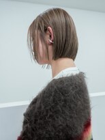 スーク(Suq.)&nbsp;ハイライトカラー×白髪ぼかし×ボブ