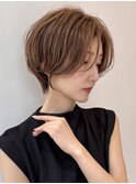 女性らしい大人ハンサムショート｜長め前髪×小顔
