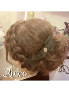 ヘアメイクアンドセットサロン リッコ(Hair make&set salon Ricco) 編み込みリボンサイドアップ