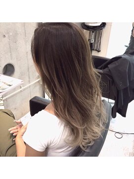 アライブ ハラジュク(ALIVE harajuku) 【ALIVE原宿】バレイヤージュでクリスタルグレージュカラー☆